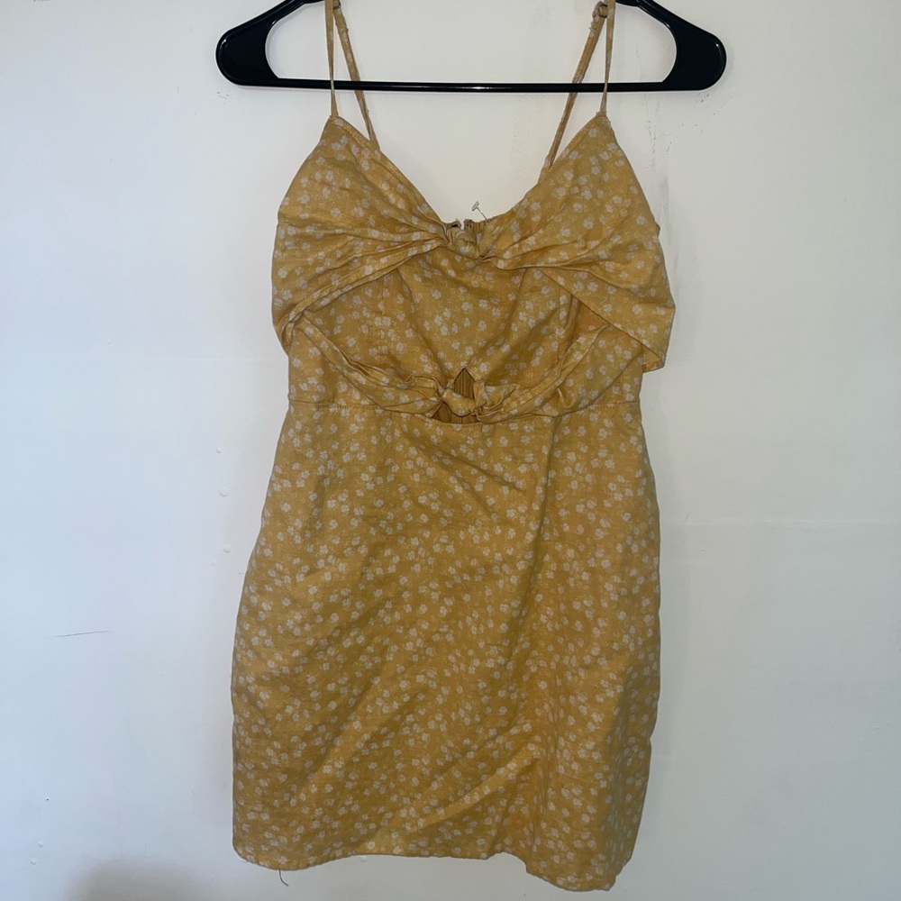 Abercrombe & Fitch yellow floral dress with pockets